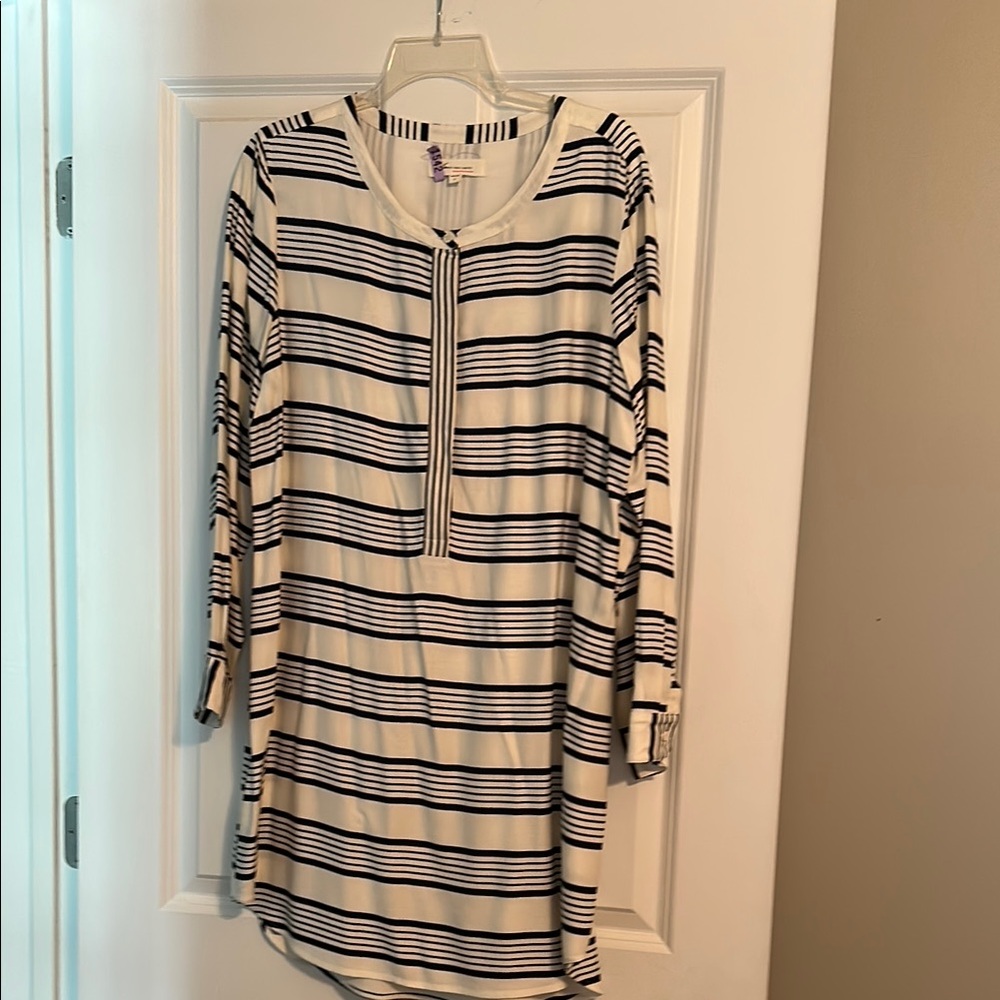 Vince Camuto Blue and White Long Sleeve Shirt Dress